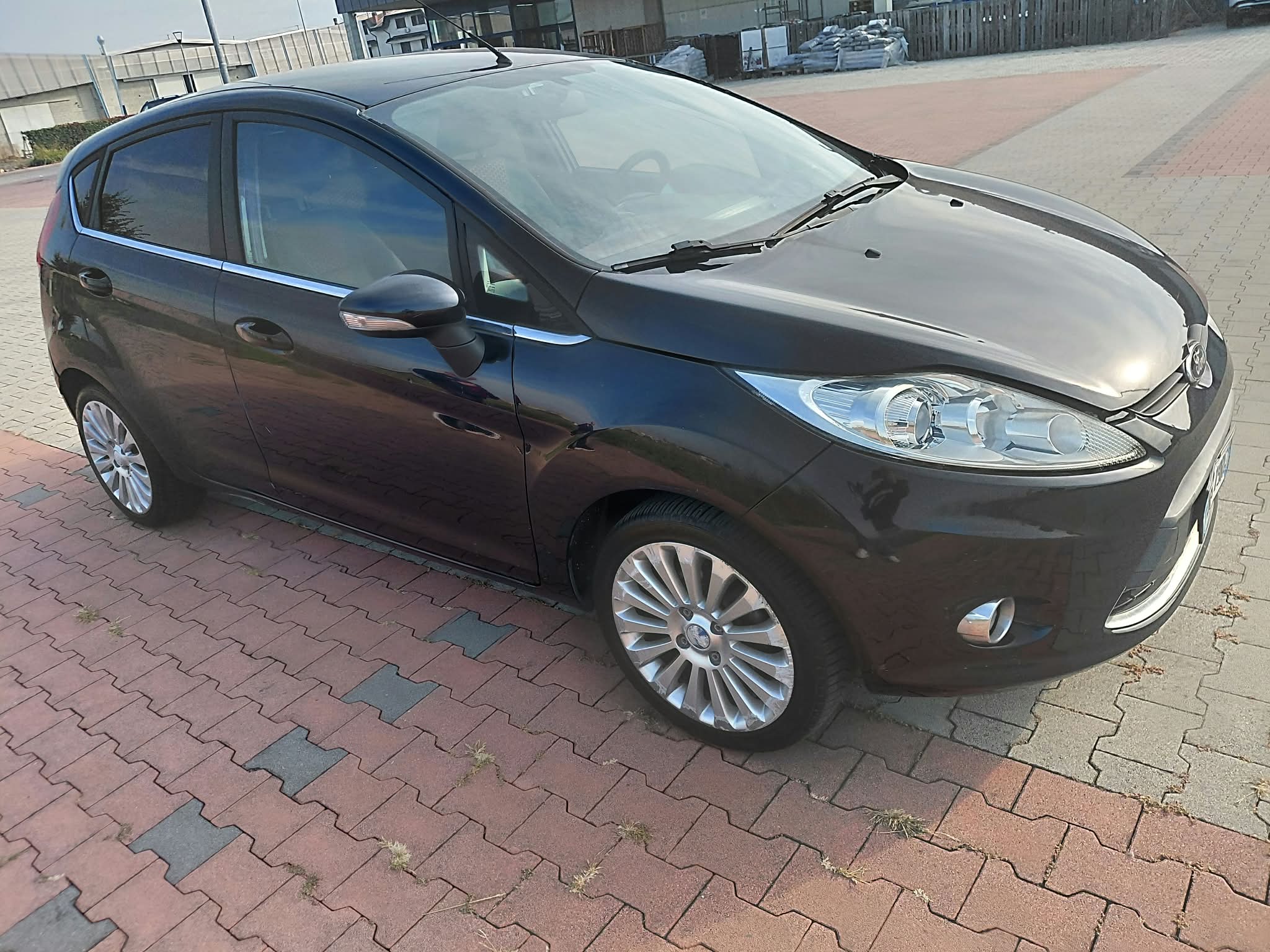 FORD FIESTA 1.4 TDCi 68CV – Allestimento Titanium (5 Porte) - immagine 11