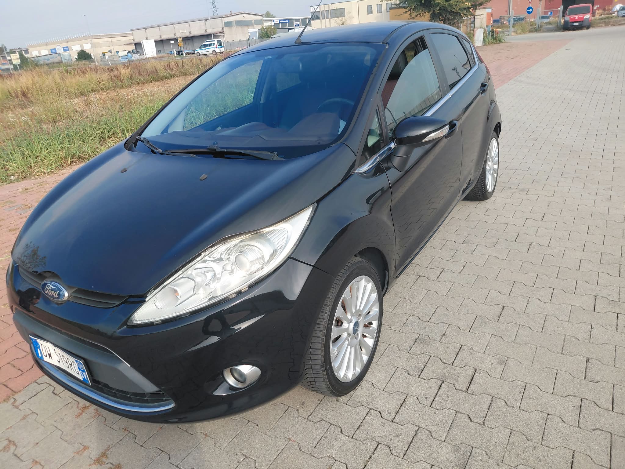 FORD FIESTA 1.4 TDCi 68CV – Allestimento Titanium (5 Porte) - immagine 13
