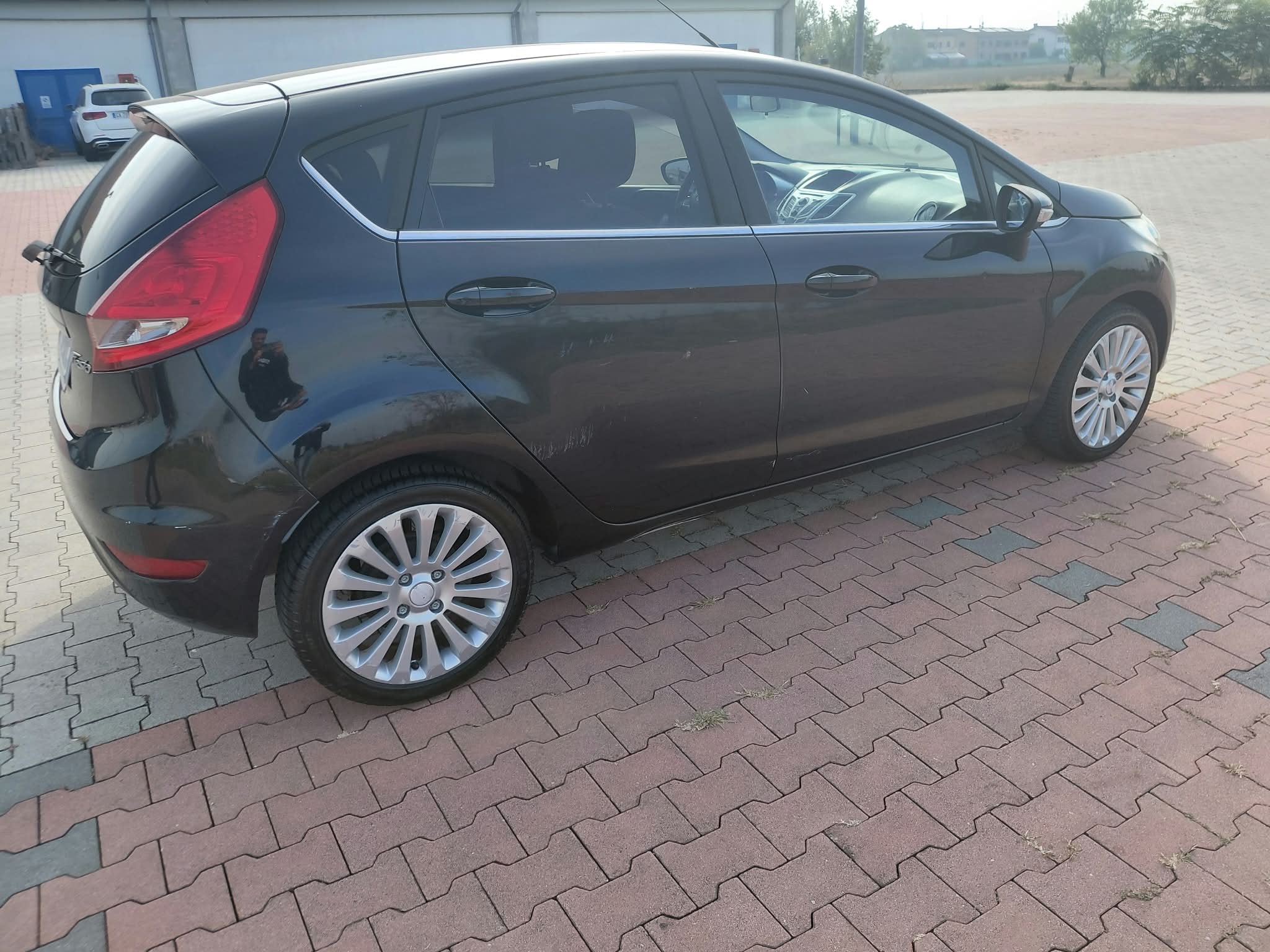 FORD FIESTA 1.4 TDCi 68CV – Allestimento Titanium (5 Porte) - immagine 15