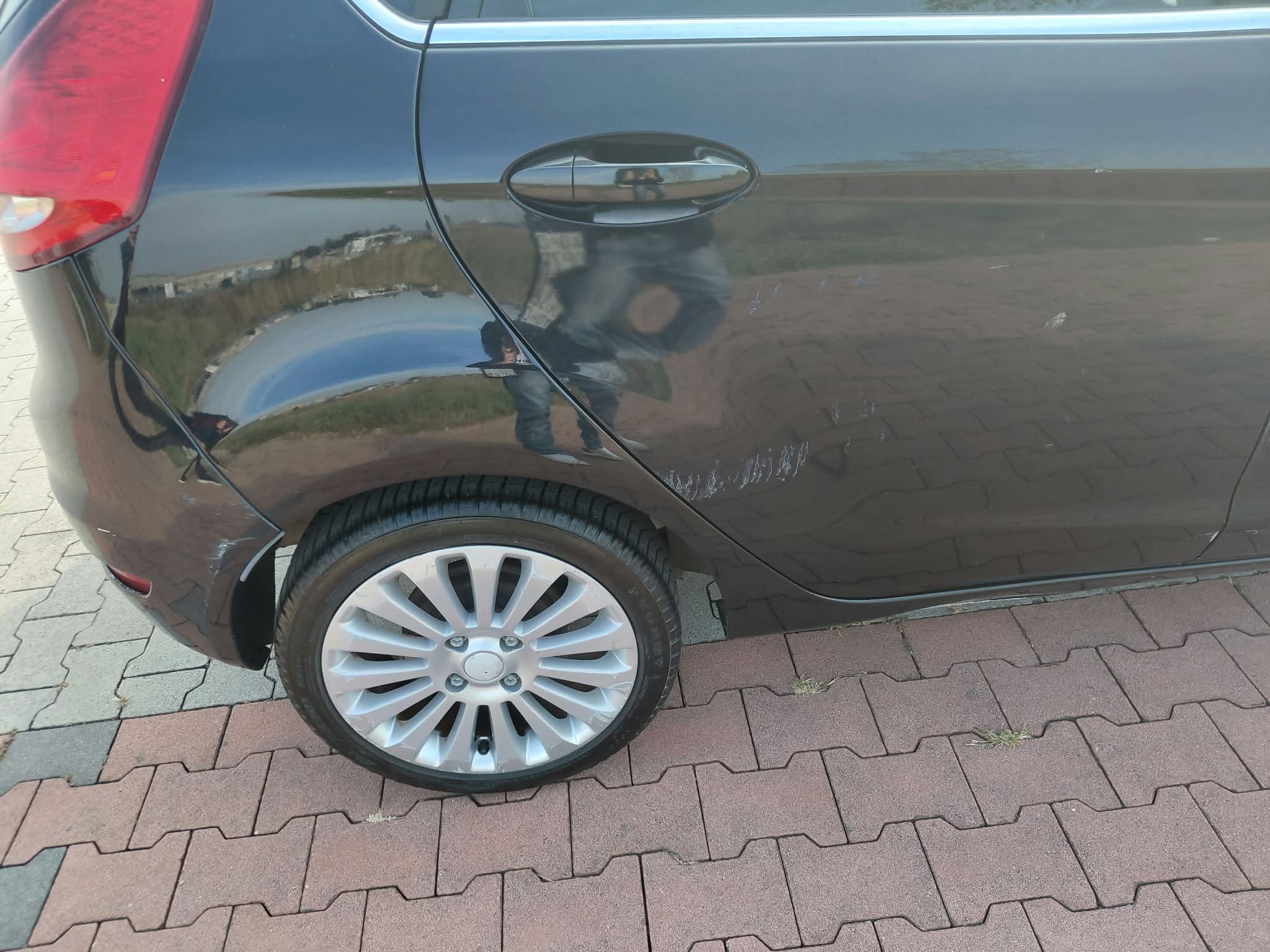 FORD FIESTA 1.4 TDCi 68CV – Allestimento Titanium (5 Porte) - immagine 16