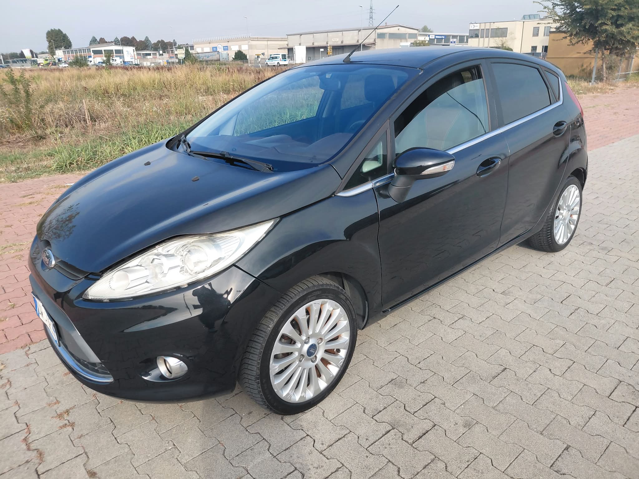 FORD FIESTA 1.4 TDCi 68CV – Allestimento Titanium (5 Porte) - immagine 27